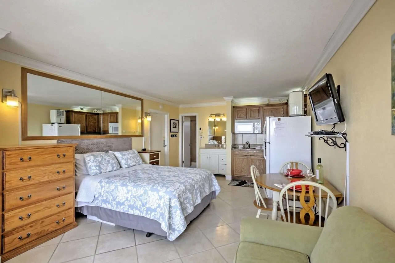 Daytona Beach Studio With Oceanfront Balcony And Pool! شقة دايتونا بيتش