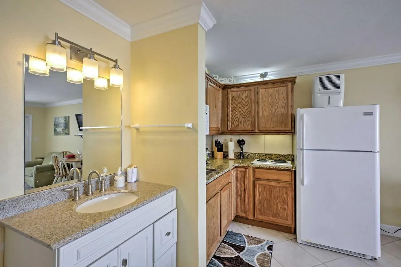 Daytona Beach Studio With Oceanfront Balcony And Pool! Apartment